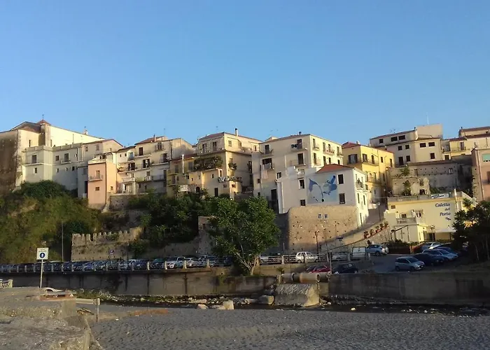 Alojamento de Acomodação e Pequeno-almoço Il Corvino Diamante